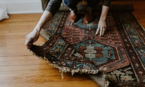 نکات نگهداری از فرش - قالیشویی - شست و شوی فرش - قالیشویی در کرج - قالیشویی بی نظیر - قالیشویی مجاز در کرج - رفوگری در کرج - قیمت قالیشویی-قالیشویی بی نظیر - رفوگری فرش در کوی کارمندان - رفو و مرمت و ترمیمی انواع فرش های دست بافت، ماشینی و نفیس در کوی کارمندان کرج