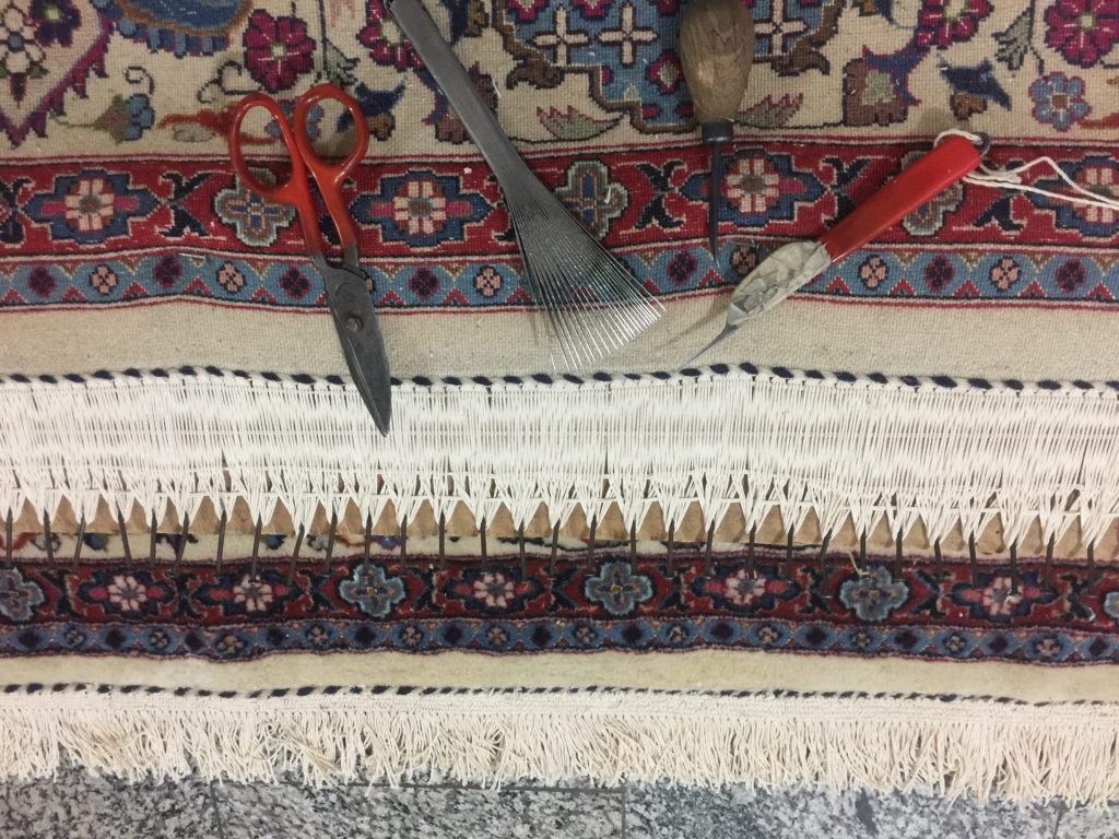 قالیشویی بی نظیر -رفوگری در شهرک بهداری گوهردشت کرج -ارائه کلیه خدمات ترمیم و باز سازی انواع فرش های دست بافت و ماشینی،رفع پارگی و سوختگی فرش