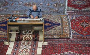 قالیشویی بی نظیر- رفوگری در سرآسیاب کرج - رفوگری فرش بی نظیر در سرآسیاب کرج با مجوز رسمی از اتحادیه و ارائه کلیه خدمات ترمیم و بازسازی فرش